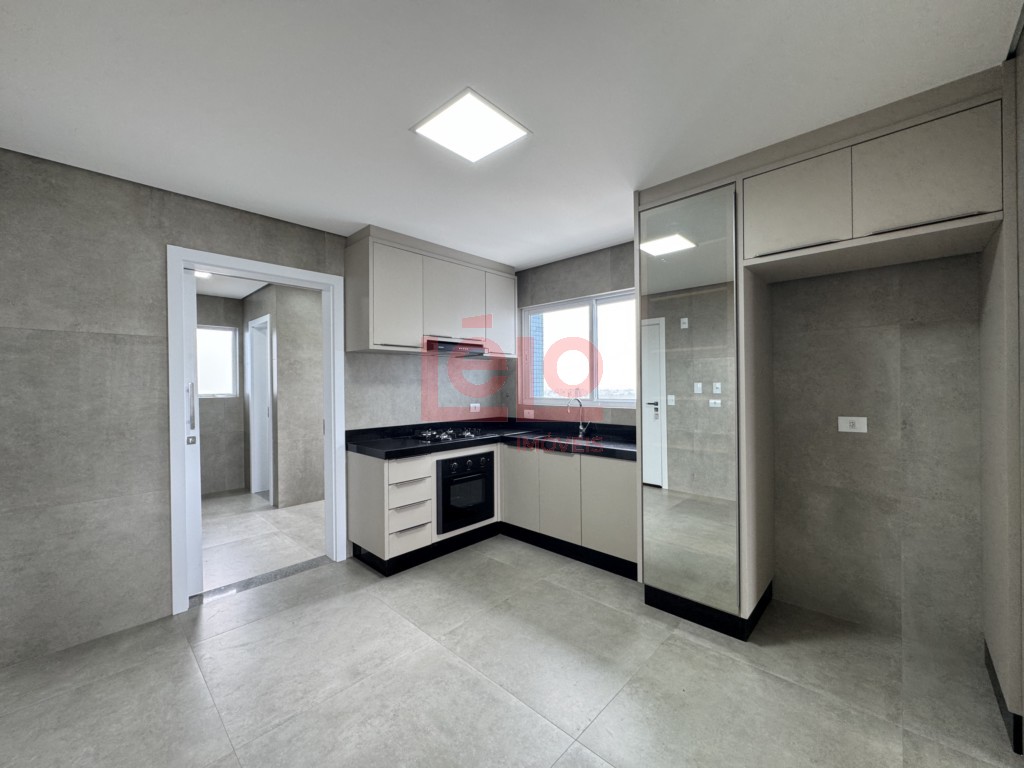 Apartamento para locacao no Zona 07 em Maringa com 147m² por R$ 4.800,00