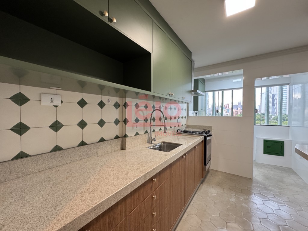 Apartamento para locacao no Zona 07 em Maringa com 113,81m² por R$ 2.500,00