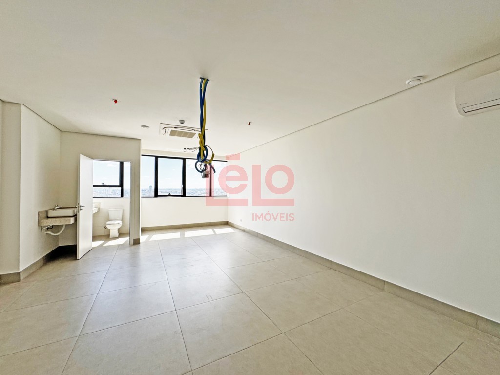 Sala Comercial para locacao no Cidade Moncoes em Maringa com 50,78m² por R$ 3.800,00