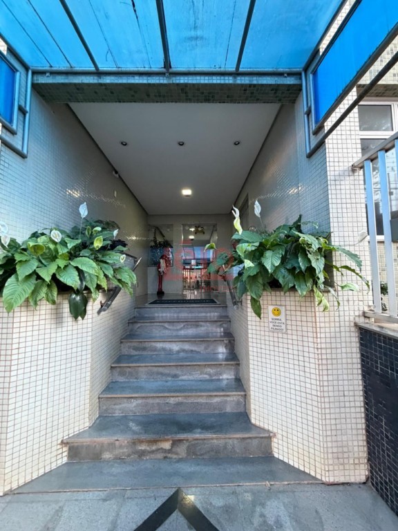 Apartamento para locacao no Zona 07 em Maringa com 189,54m² por R$ 2.600,00