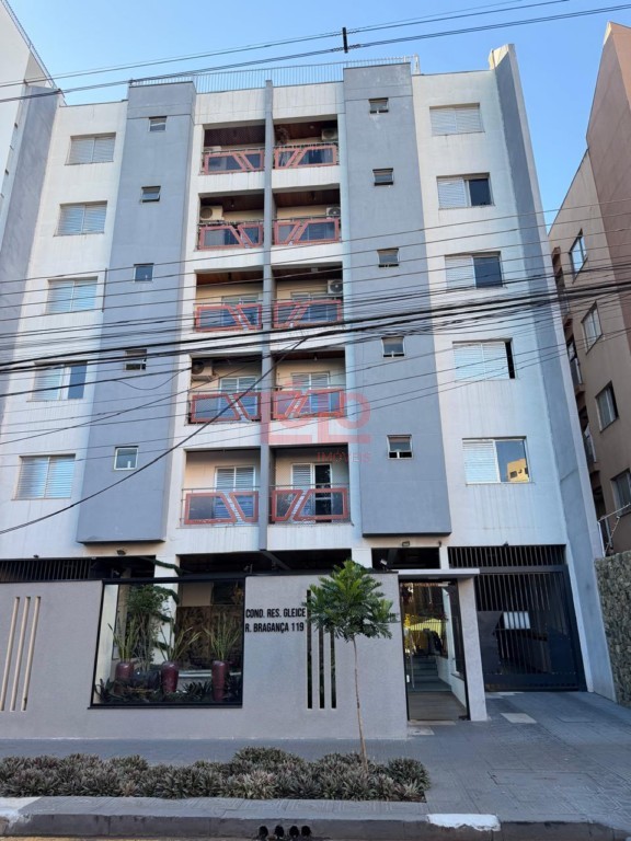 Apartamento para locacao no Zona 07 em Maringa com 145,34m² por R$ 1.800,00