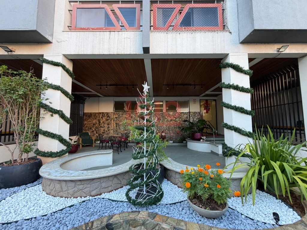 Apartamento para locacao no Zona 07 em Maringa com 145,34m² por R$ 1.800,00