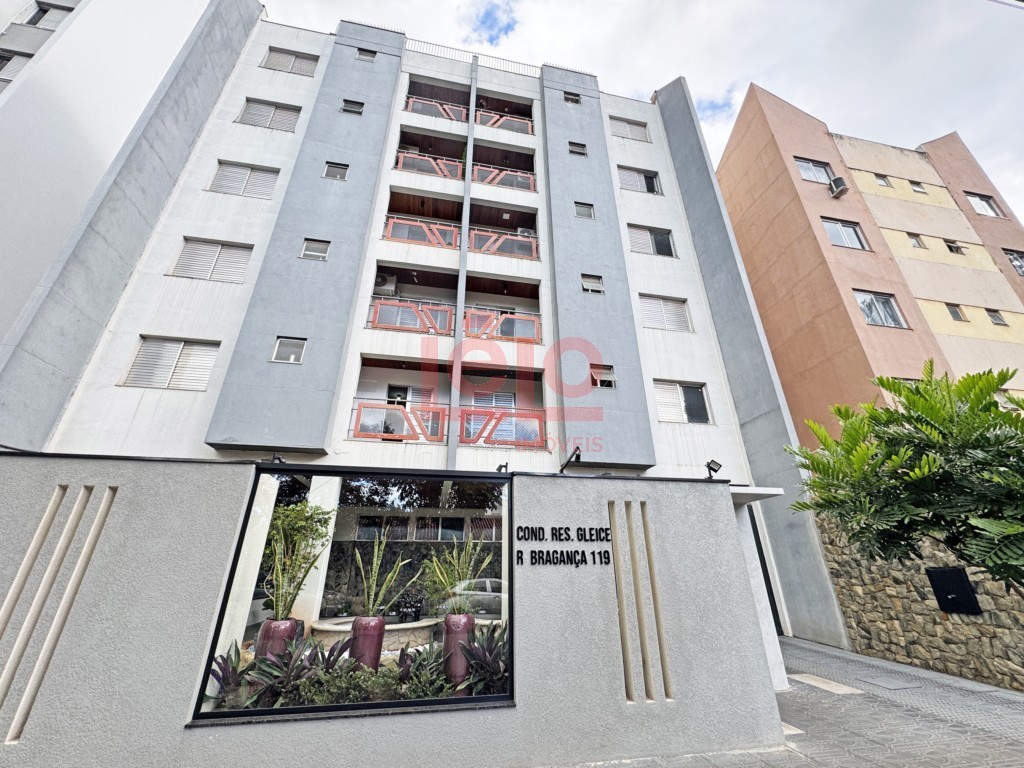 Apartamento para locacao no Zona 07 em Maringa com 145,34m² por R$ 1.700,00