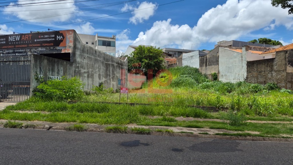 Terreno para venda no Jardim Imperial II em Maringa com 442,69m² por R$ 890.000,00