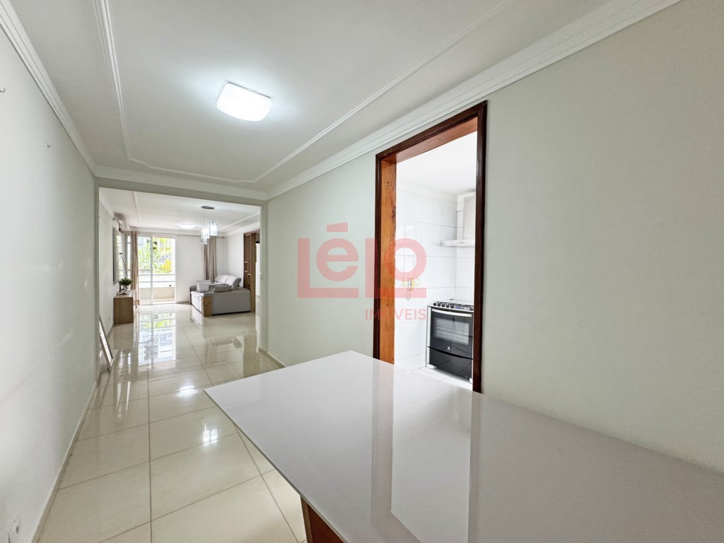 Apartamento para locacao no Zona 07 em Maringa com 127,21m² por R$ 2.000,00