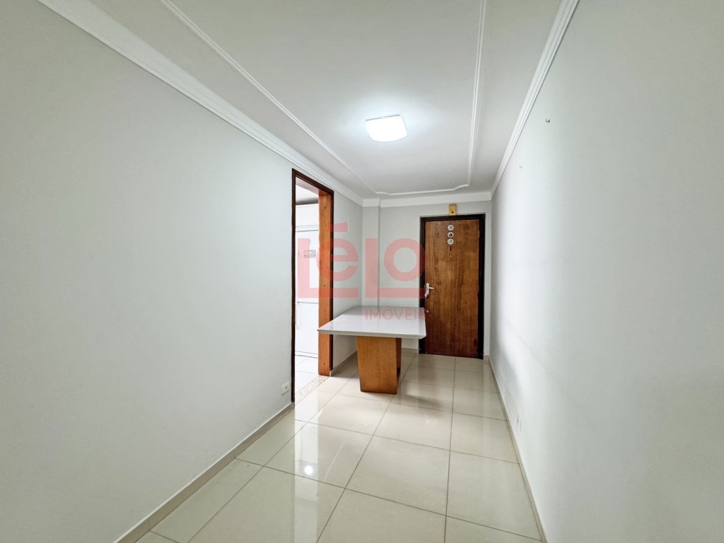 Apartamento para locacao no Zona 07 em Maringa com 127,21m² por R$ 2.000,00