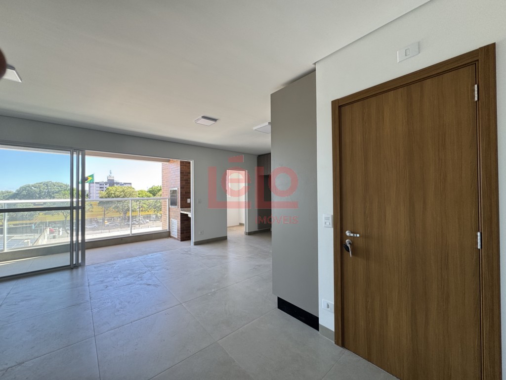 Apartamento para locacao no Zona 07 em Maringa com 180,35m² por R$ 3.500,00
