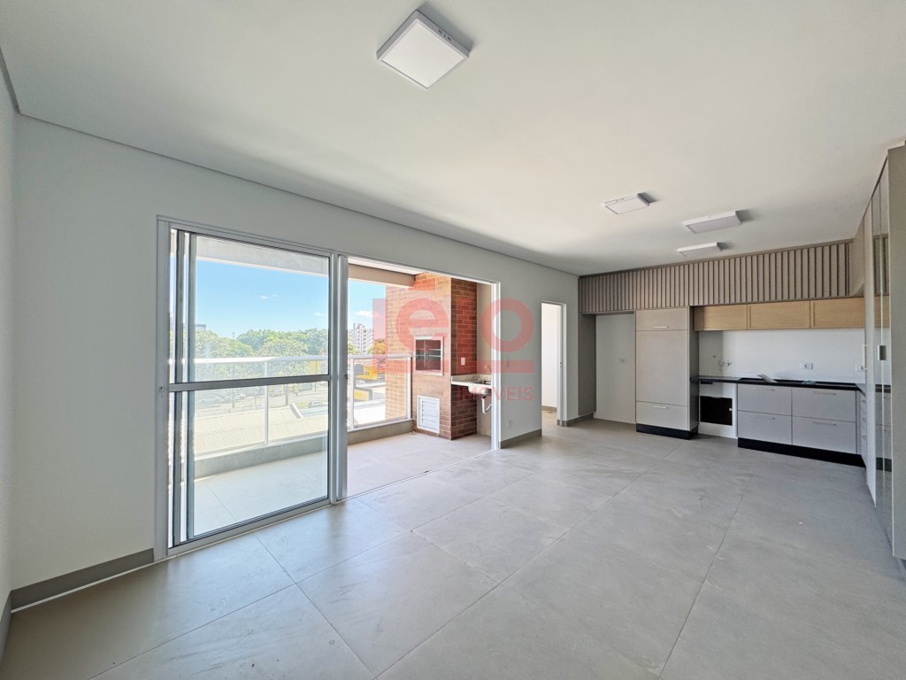 Apartamento para locacao no Zona 07 em Maringa com 180,35m² por R$ 3.500,00