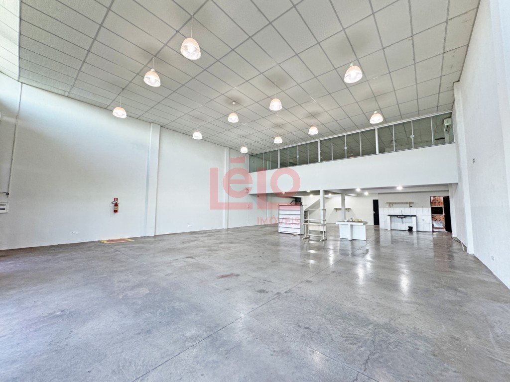 Barracão para locacao no Jardim Paris VI em Maringa com 338,56m² por R$ 7.000,00