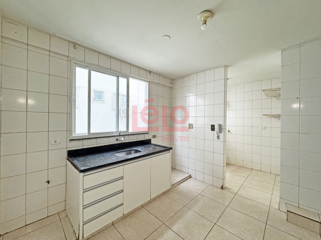 Apartamento para locacao no Zona 07 em Maringa com 127,21m² por R$ 1.500,00