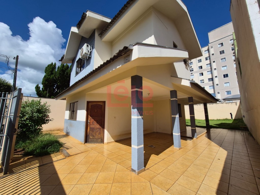 Sobrado para venda no Jardim Imperial II em Maringa com 360m² por R$ 739.000,00