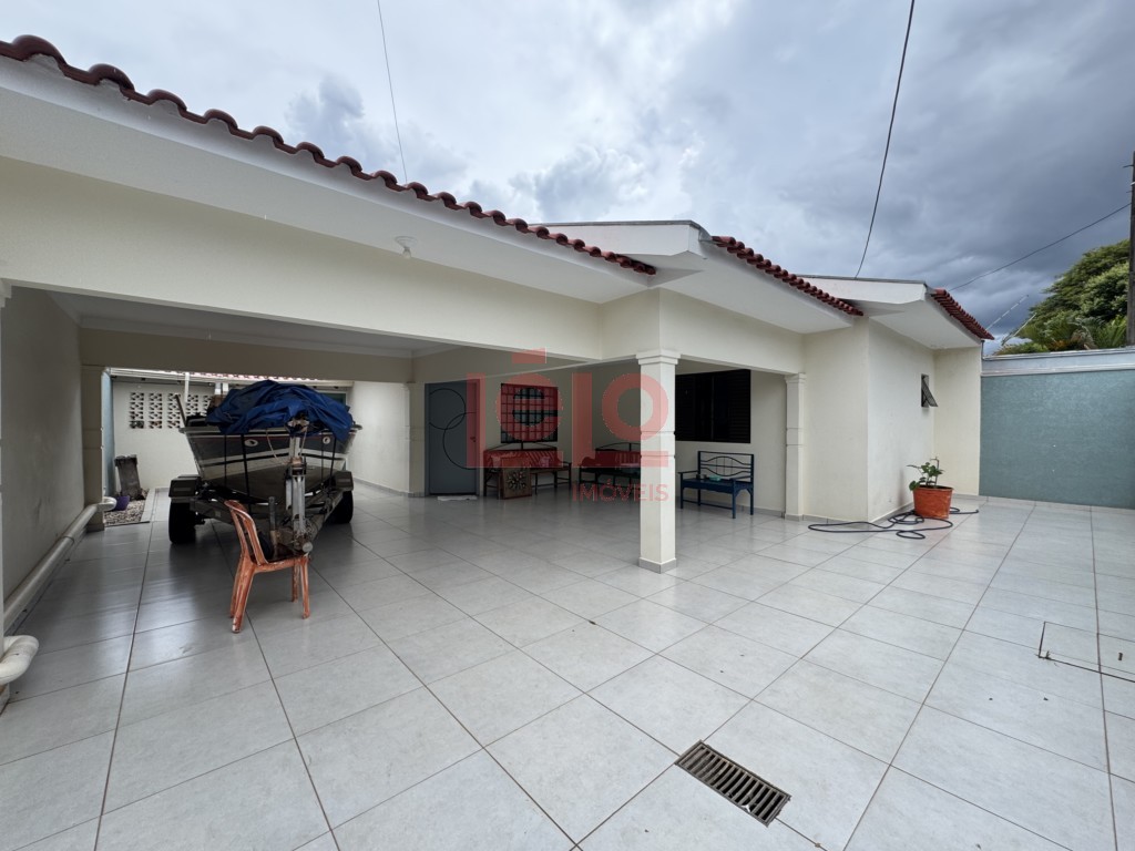 Casa Residencial para locacao no Parque das Laranjeiras em Maringa com 213,36m² por R$ 2.800,00