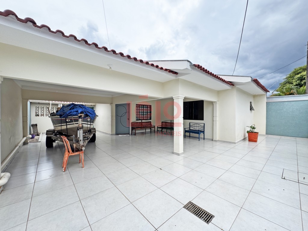 Casa Residencial para locacao no Parque das Laranjeiras em Maringa com 213,36m² por R$ 2.800,00