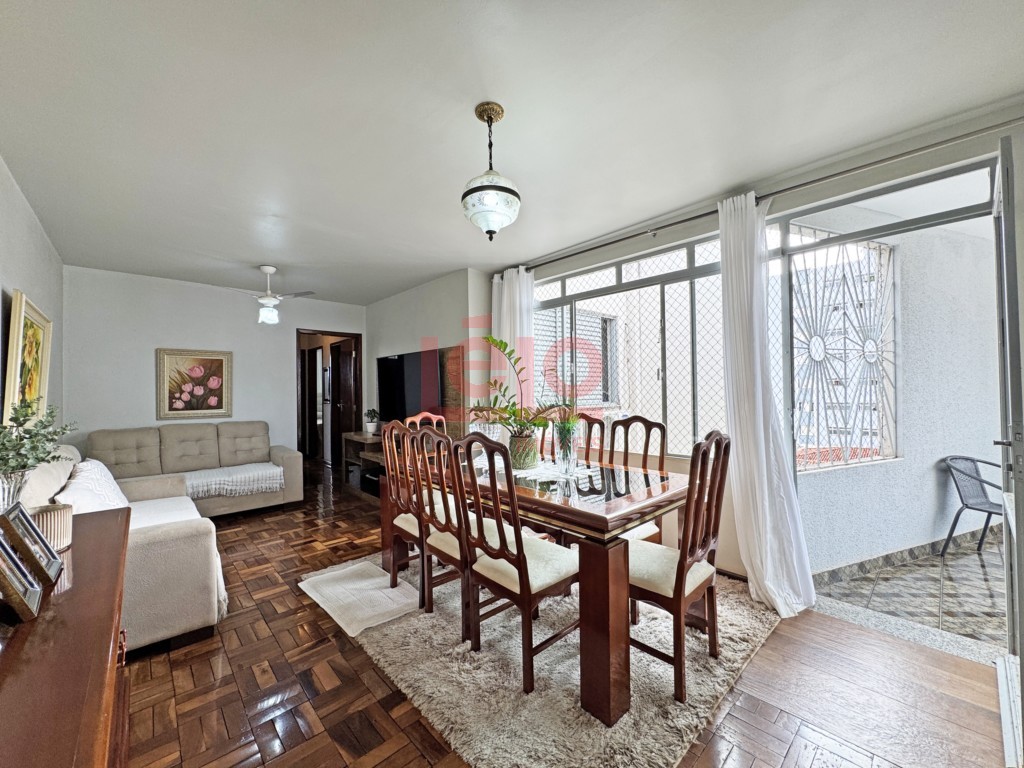 Apartamento para venda no Zona 07 em Maringa com 126,81m² por R$ 297.000,00