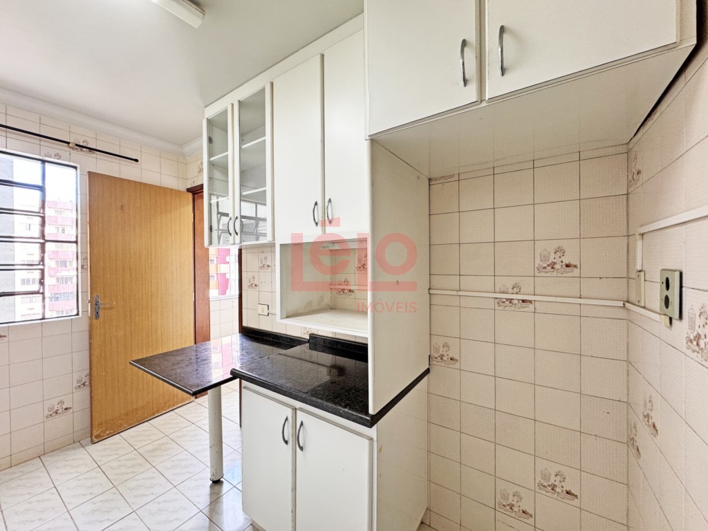 Apartamento para locacao no Zona 07 em Maringa com 112,92m² por R$ 2.100,00