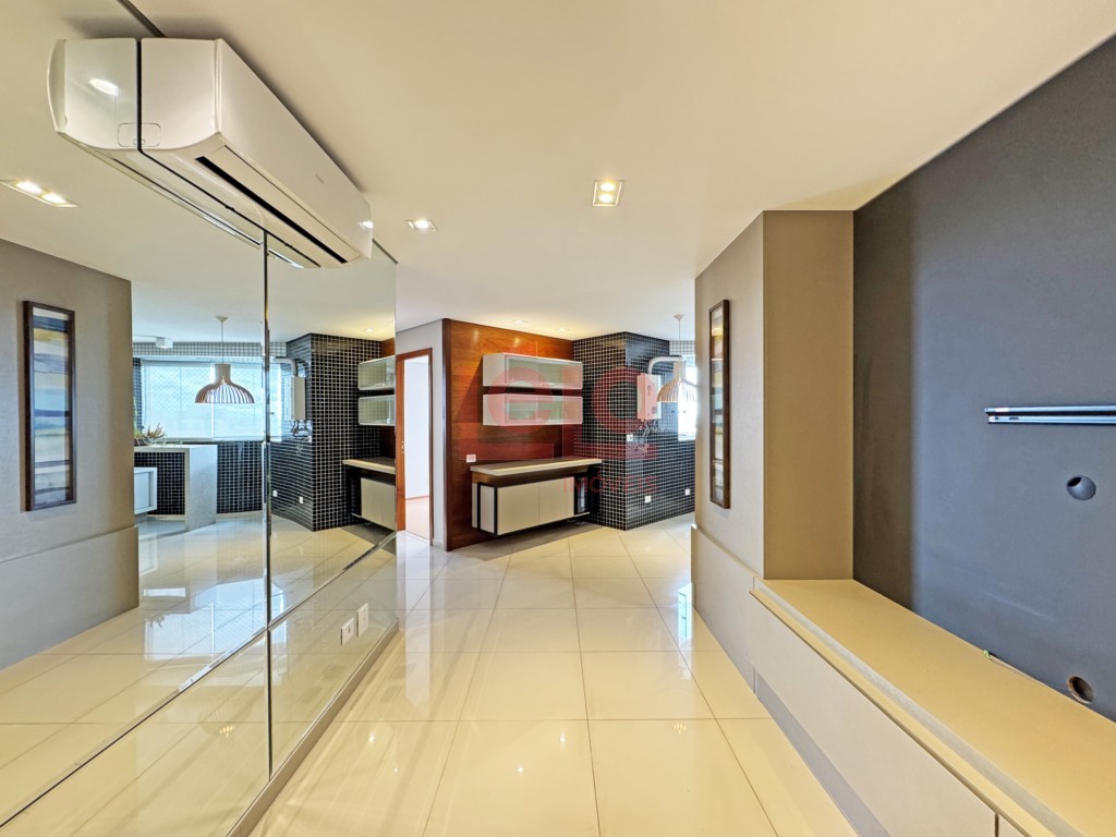 Apartamento para locacao no Novo Centro em Maringa com 147,81m² por R$ 3.500,00