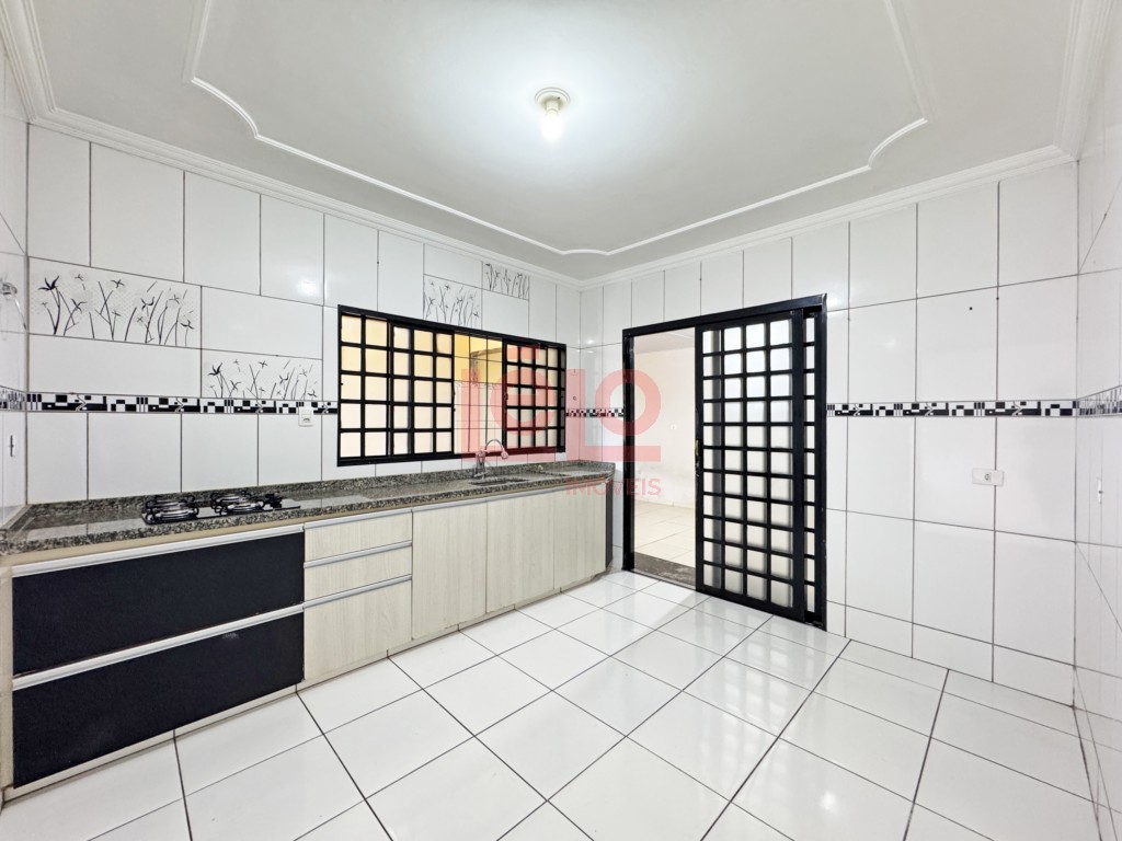 Casa Residencial para locacao no Parque das Bandeiras em Maringa com 117,97m² por R$ 2.000,00