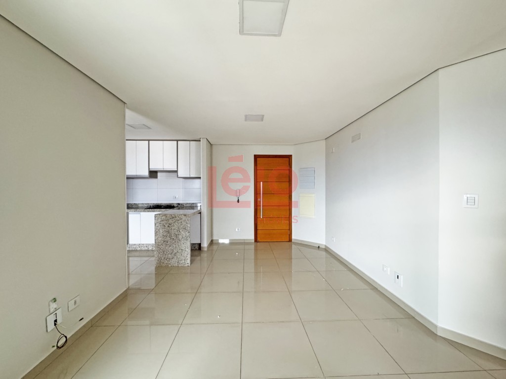 Apartamento para locacao no Novo Centro em Maringa com 121,94m² por R$ 3.000,00