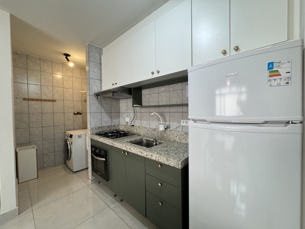 Apartamento para locacao no Zona 07 em Maringa com 74,55m² por R$ 1.800,00