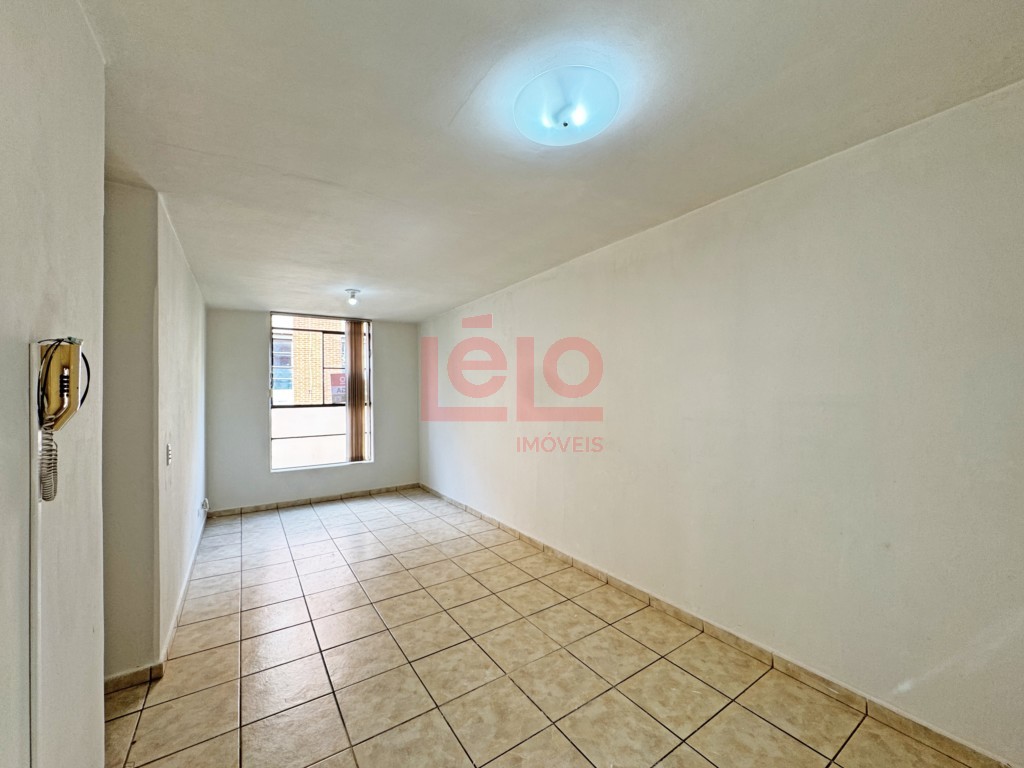 Apartamento para locacao no Zona 07 em Maringa com 80,77m² por R$ 1.800,00