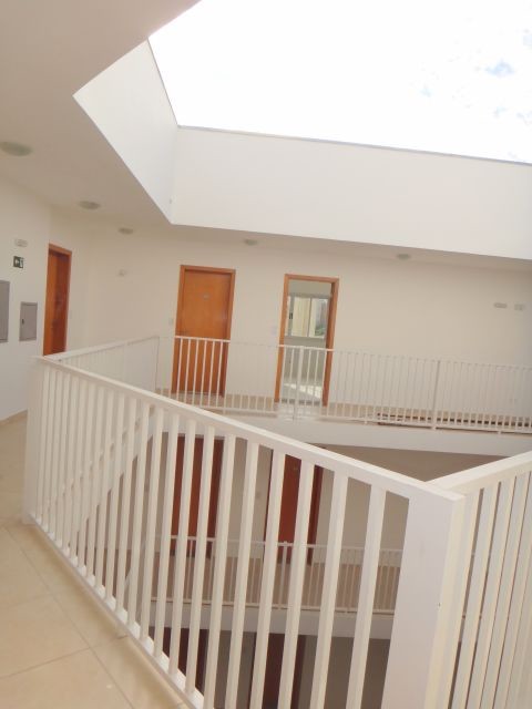 Apartamento para locacao no Zona 07 em Maringa com 64,8m² por R$ 1.300,00