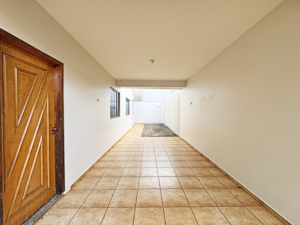 Casa Residencial para locacao no Parque Avenida em Maringa com 108,97m² por R$ 2.200,00