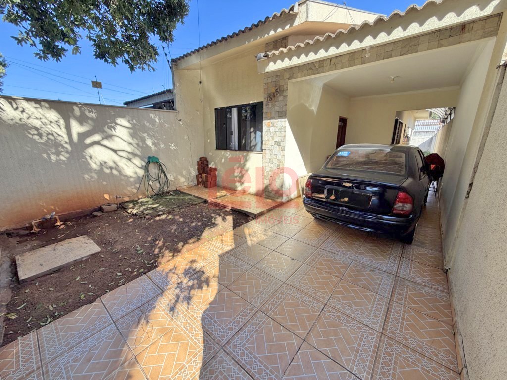 Casa Residencial para venda no Jardim Sao Silvestre em Maringa com 185,88m² por R$ 285.000,00