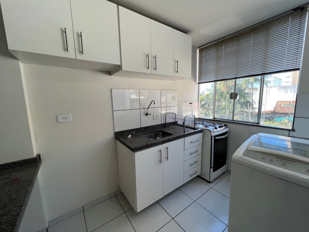 Apartamento para locacao no Zona 07 em Maringa com 61,38m² por R$ 1.250,00