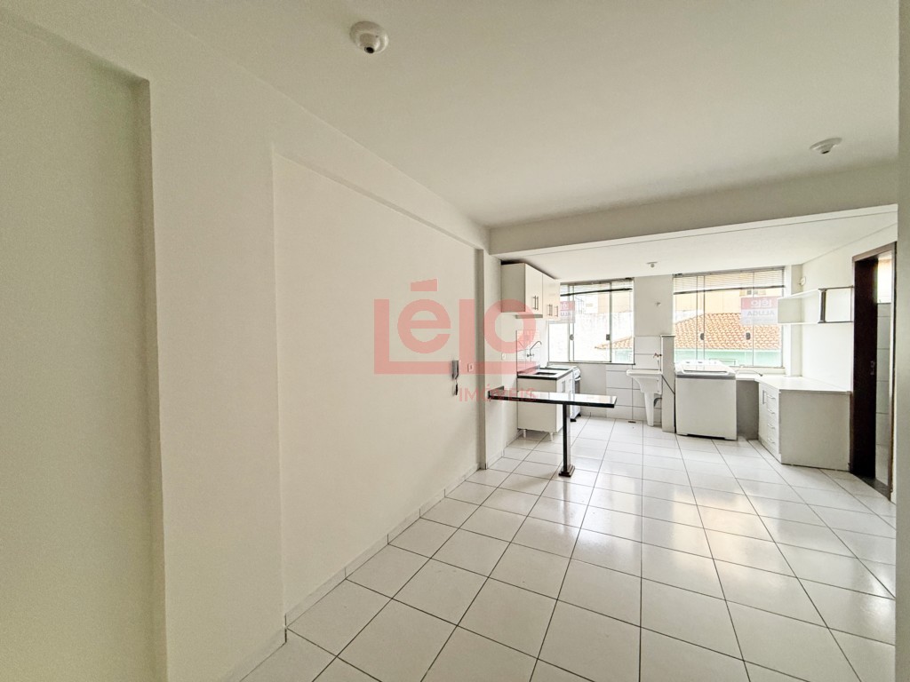 Apartamento para locacao no Zona 07 em Maringa com 61,38m² por R$ 1.000,00