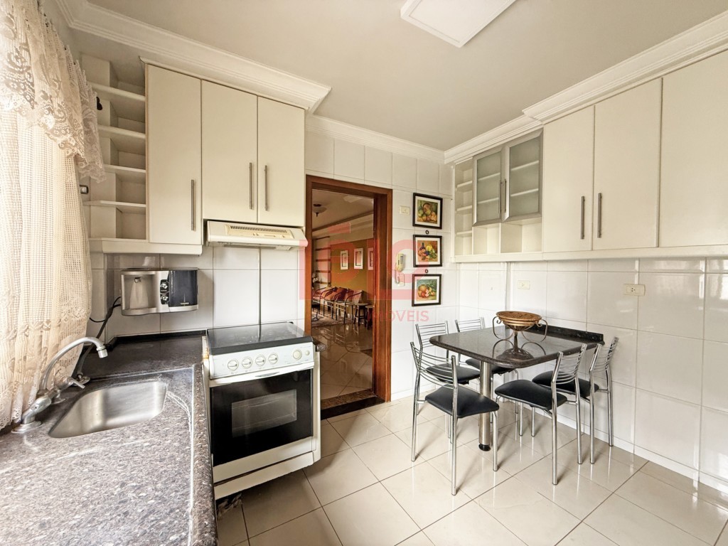 Apartamento para locacao no Zona 07 em Maringa com 183,81m² por R$ 2.800,00