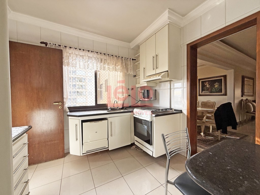 Apartamento para locacao no Zona 07 em Maringa com 183,81m² por R$ 2.800,00