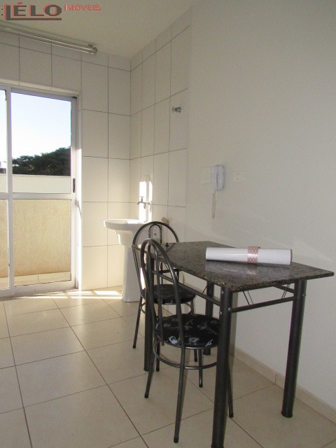 Apartamento para locacao no Zona 07 em Maringa com 63,37m² por R$ 1.300,00
