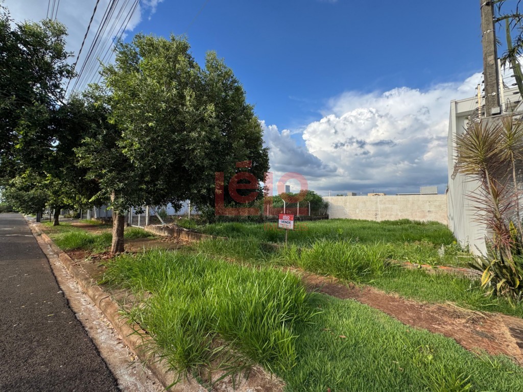 Terreno para venda no Jardim Canada 2a Parte em Maringa com 378m² por R$ 550.000,00