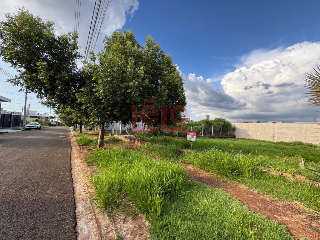 Terreno para venda no Jardim Canada 2a Parte em Maringa com 378m² por R$ 550.000,00