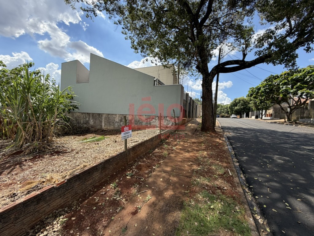 Terreno para venda no Jardim Imperial II em Maringa com 215m² por R$ 248.000,00