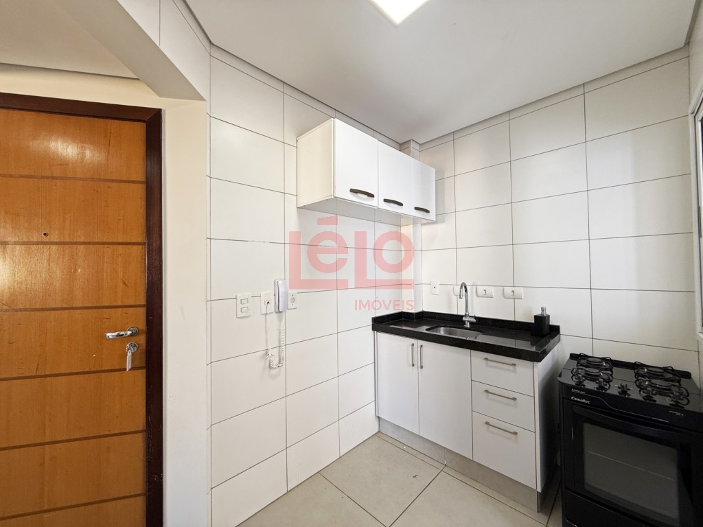 Apartamento para locacao no Zona 07 em Maringa com 107,14m² por R$ 2.000,00