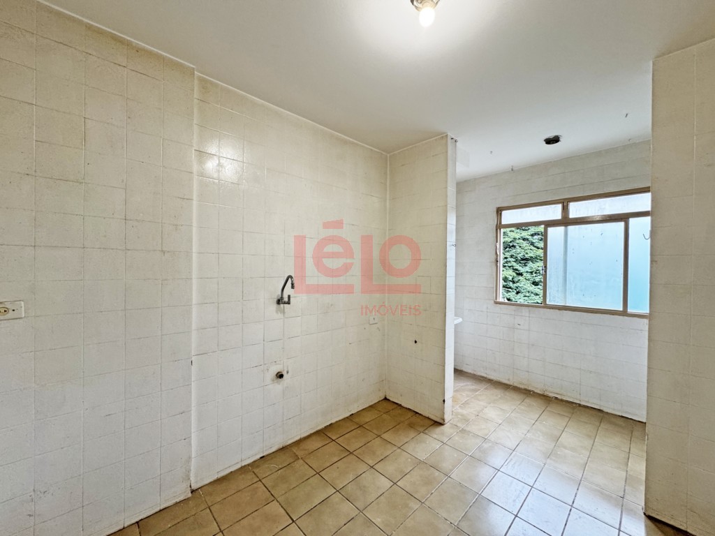 Apartamento para locacao no Zona 07 em Maringa com 99,12m² por R$ 1.300,00