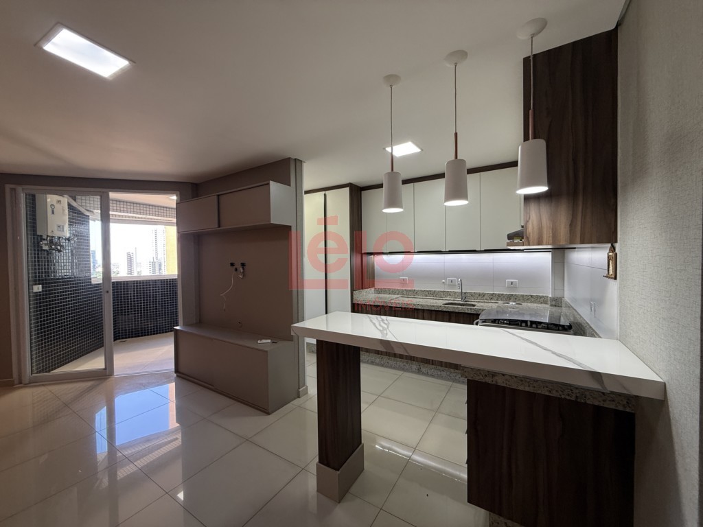 Apartamento para locacao no Novo Centro em Maringa com 147,81m² por R$ 3.600,00