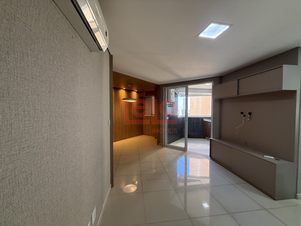 Apartamento para locacao no Novo Centro em Maringa com 147,81m² por R$ 3.600,00