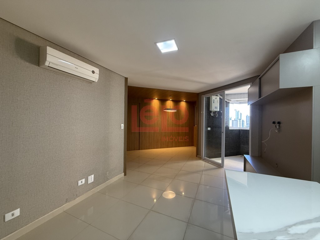 Apartamento para locacao no Novo Centro em Maringa com 147,81m² por R$ 3.600,00