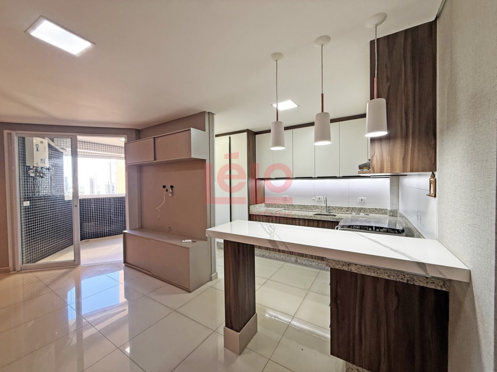 Apartamento para locacao no Novo Centro em Maringa com 147,81m² por R$ 3.600,00