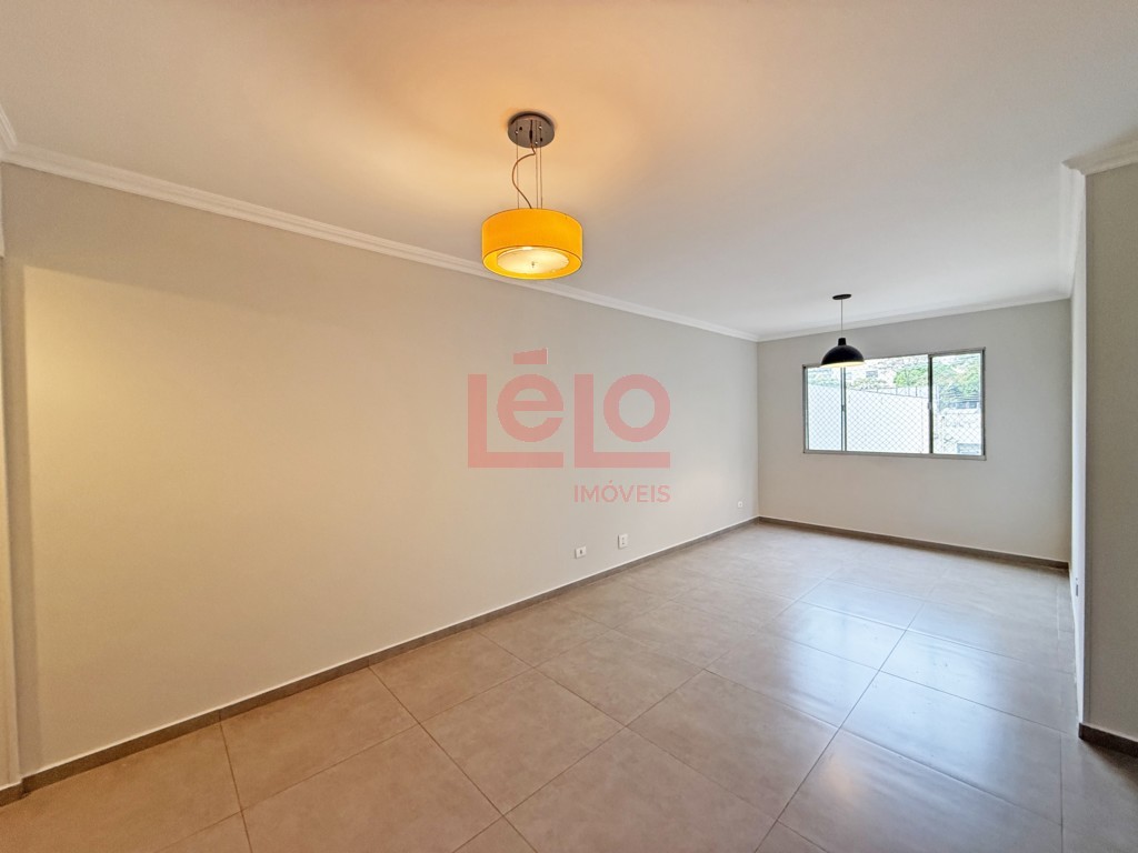 Apartamento para locacao no Zona 07 em Maringa com 117,97m² por R$ 2.000,00