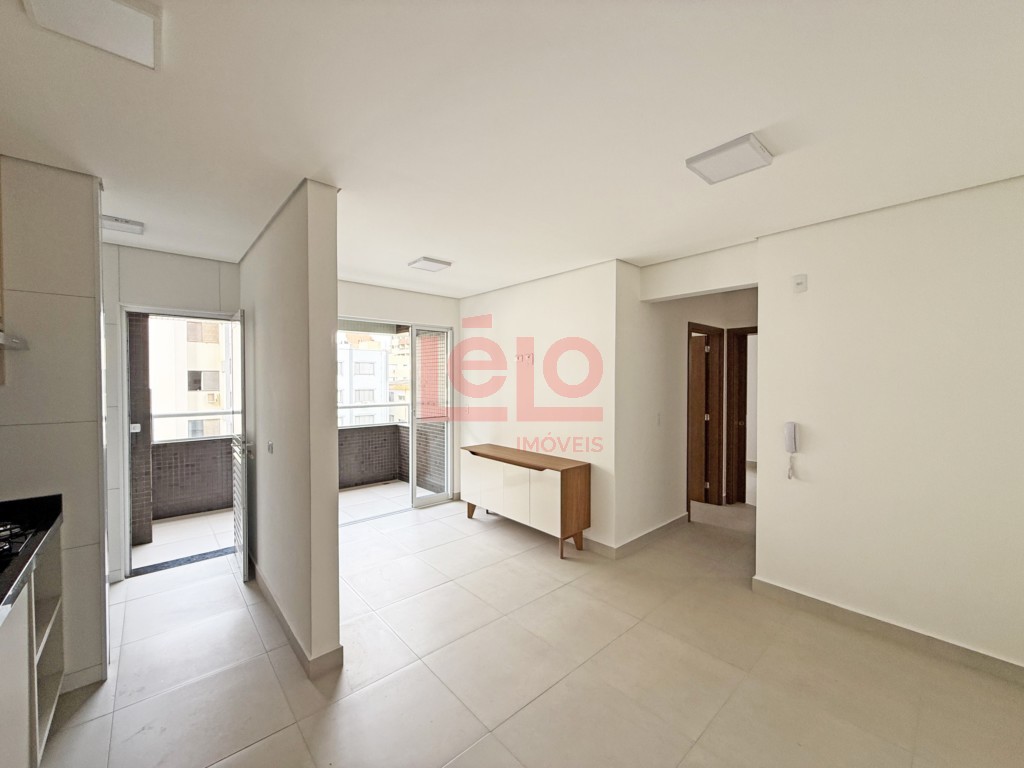 Apartamento para locacao no Zona 07 em Maringa com 106,54m² por R$ 2.500,00