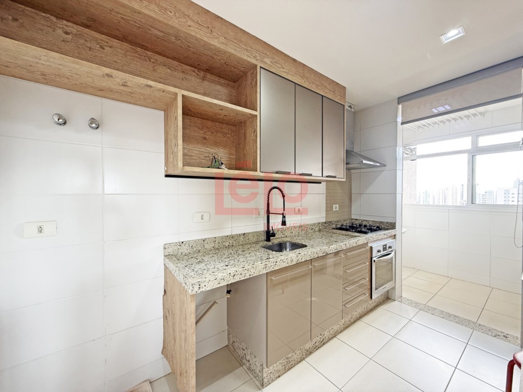 Apartamento para locacao no Zona 07 em Maringa com 142,44m² por R$ 3.800,00