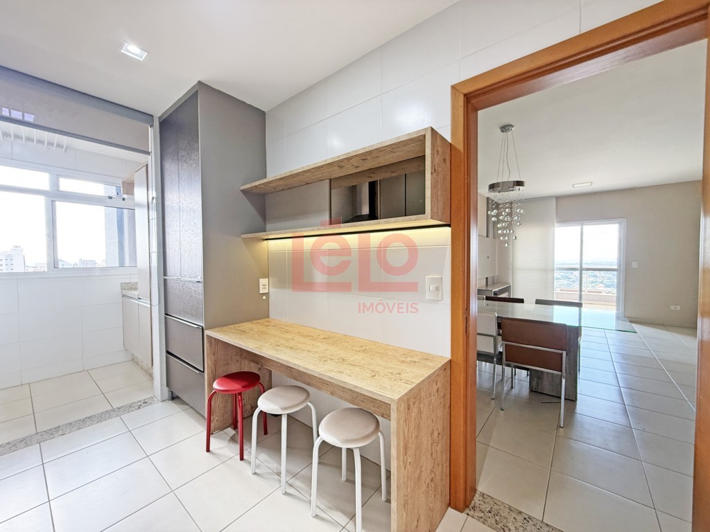 Apartamento para locacao no Zona 07 em Maringa com 142,44m² por R$ 3.800,00