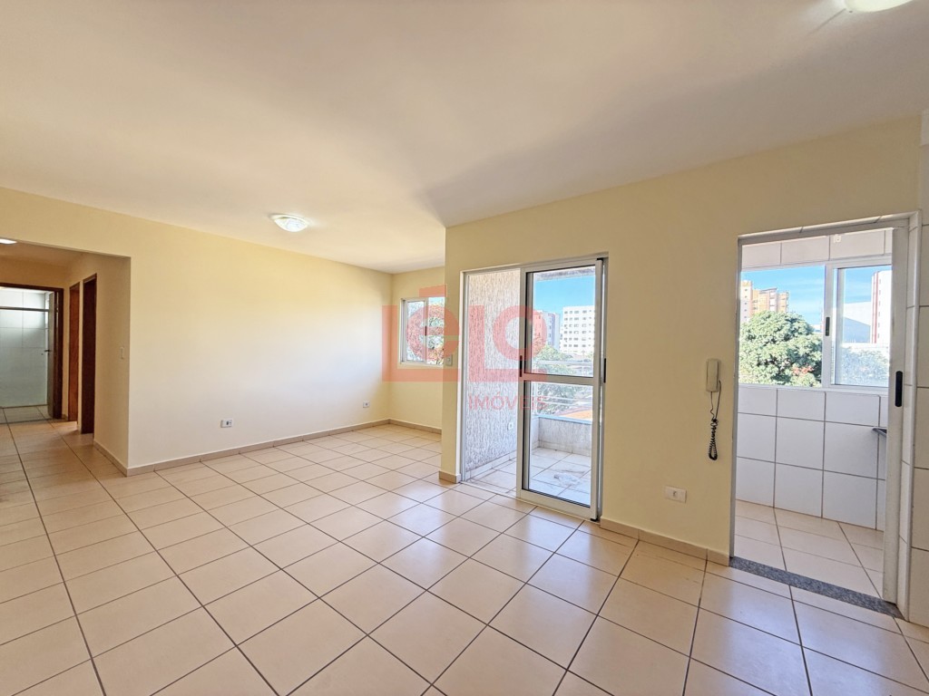 Apartamento para locacao no Zona 07 em Maringa com 106,68m² por R$ 1.400,00