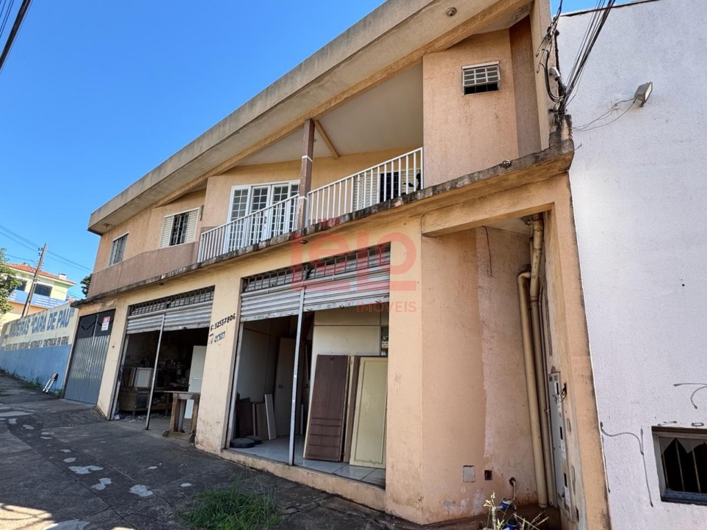 Salão para venda no Jardim Oasis em Maringa com 306,25m² por R$ 960.000,00