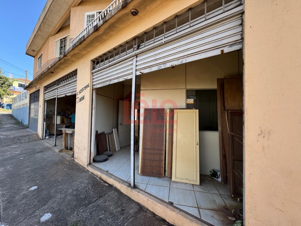 Salão para venda no Jardim Oasis em Maringa com 306,25m² por R$ 960.000,00