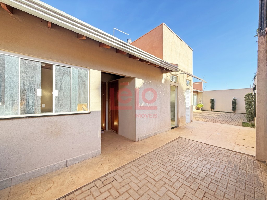 Casa Residencial para locacao no Zona Oeste em Mandaguacu com 180m² por R$ 4.000,00