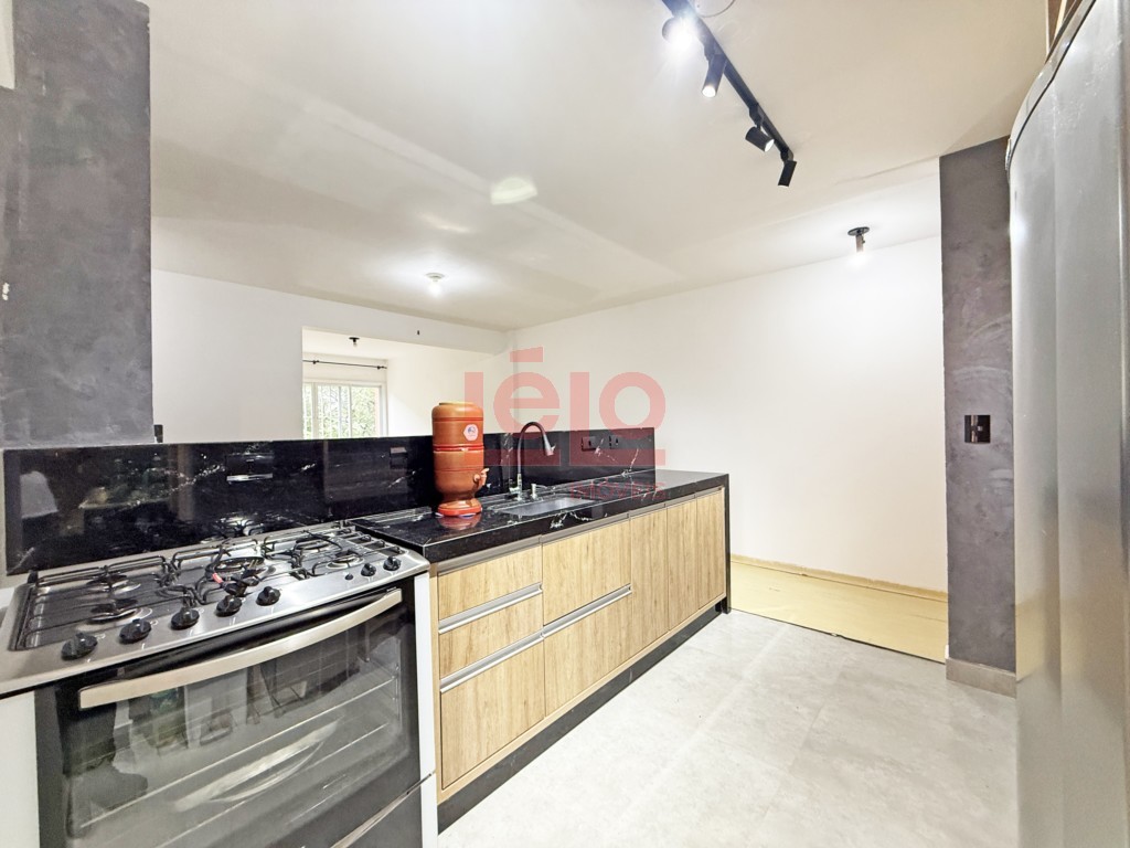 Apartamento para locacao no Zona 07 em Maringa com 108,02m² por R$ 2.500,00